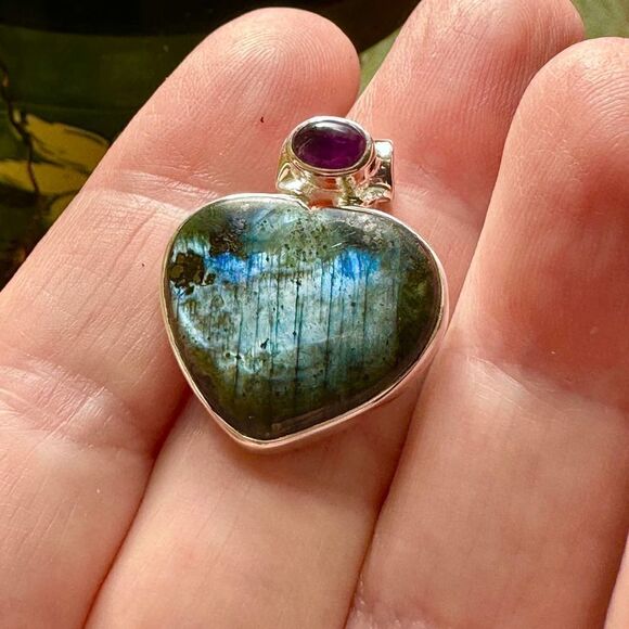 Larvikite Black Moonstone & Amethyst Sterling Silver Heart Pendant - Picture 3 of 7